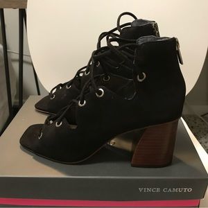 NEW Vince Camuto Nahara Lace Up Sandals With Wooden Heels